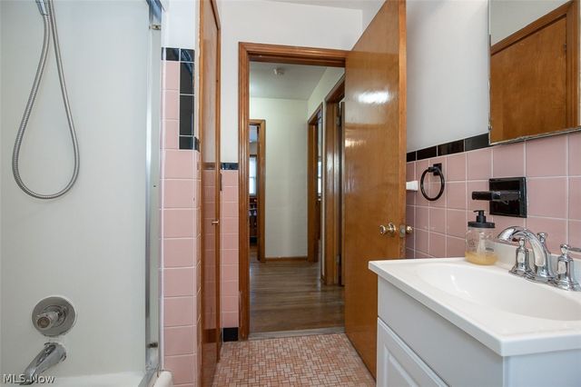 6602 Brownfield Drive, Parma, OH 44129