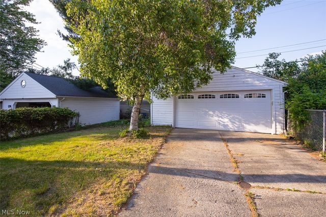 6602 Brownfield Drive, Parma, OH 44129