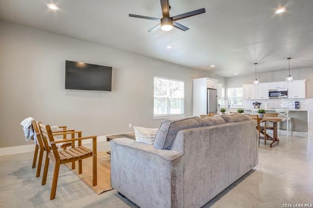 30652 Oakview Rd Apt 5, Bulverde, TX 78163