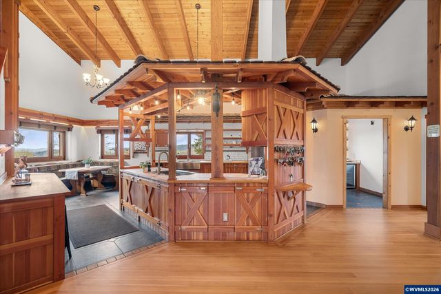 2550 Stiles Rd, Dallas, OR 97338