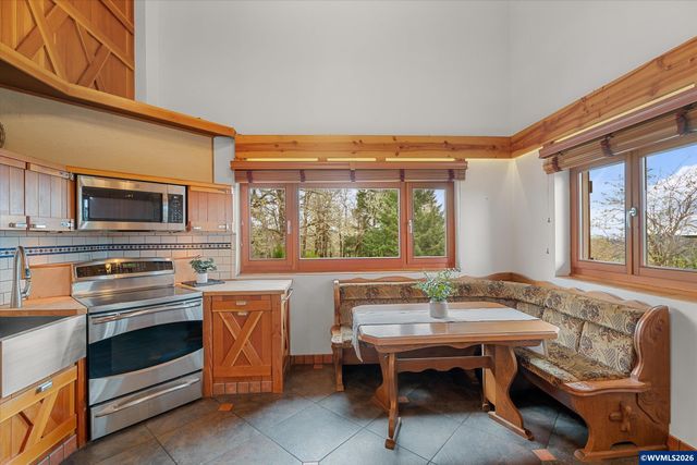 2550 Stiles Rd, Dallas, OR 97338