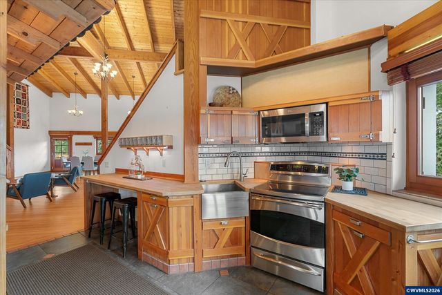 2550 Stiles Rd, Dallas, OR 97338