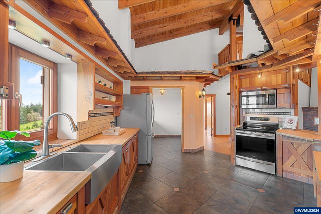 2550 Stiles Rd, Dallas, OR 97338