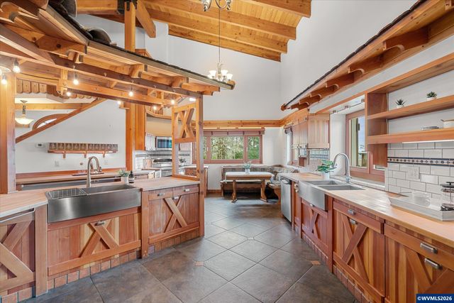 2550 Stiles Rd, Dallas, OR 97338