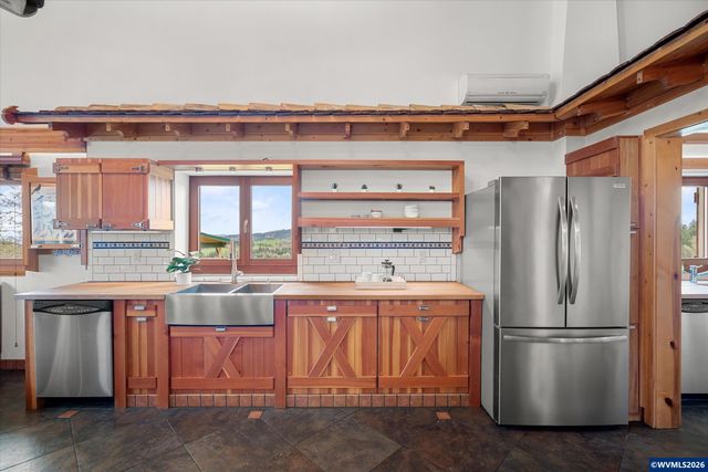 2550 Stiles Rd, Dallas, OR 97338