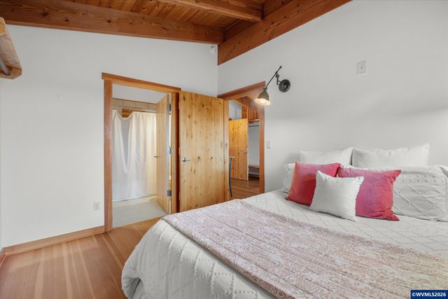 2550 Stiles Rd, Dallas, OR 97338