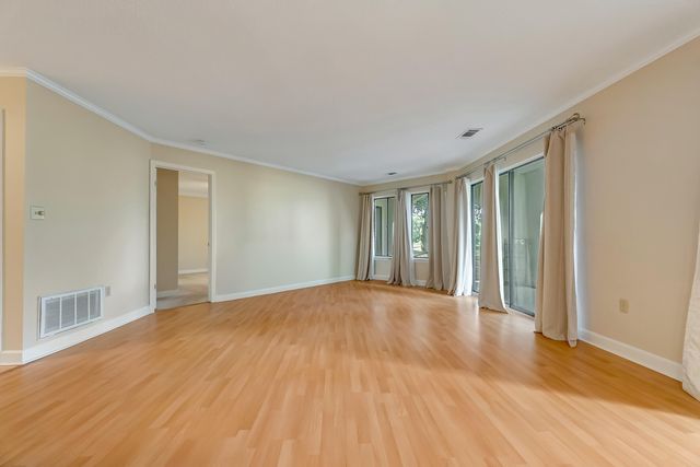 303 Westlake Court, Niceville, FL 32578