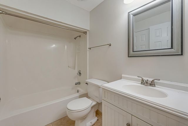 303 Westlake Court, Niceville, FL 32578