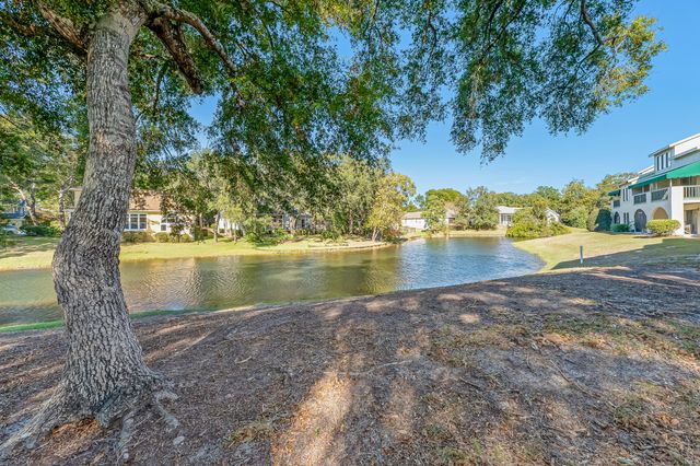 303 Westlake Court, Niceville, FL 32578