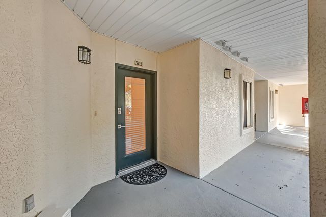 303 Westlake Court, Niceville, FL 32578