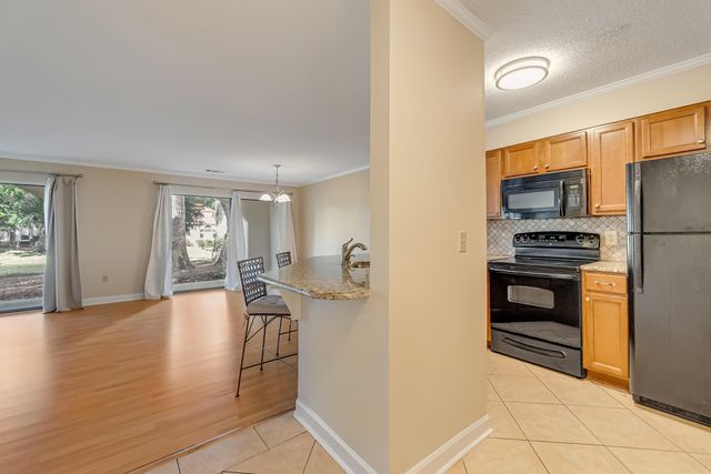 303 Westlake Court, Niceville, FL 32578