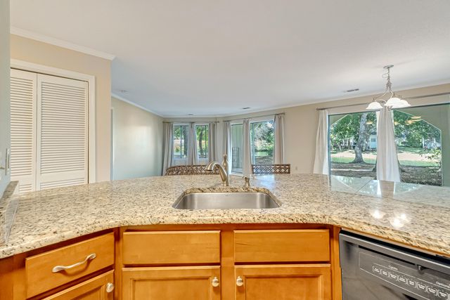 303 Westlake Court, Niceville, FL 32578