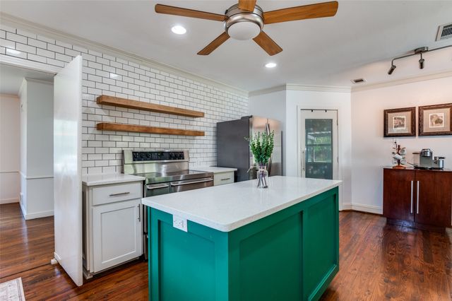 901 Bryson Street, Waxahachie, TX 75165