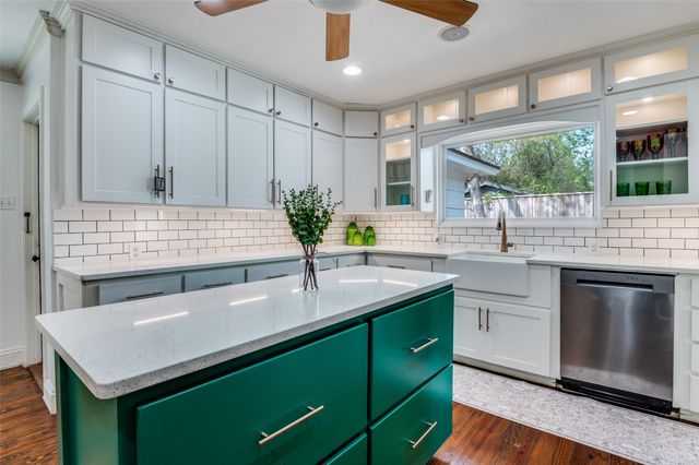 901 Bryson Street, Waxahachie, TX 75165