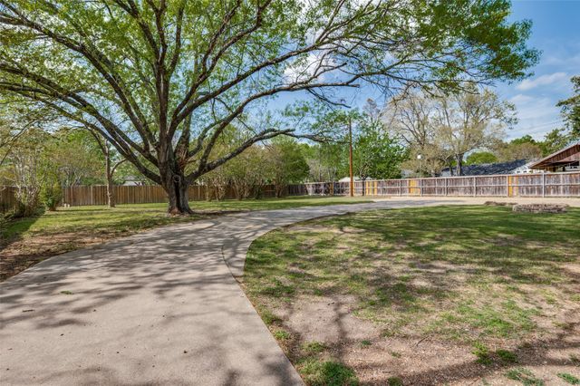 901 Bryson Street, Waxahachie, TX 75165