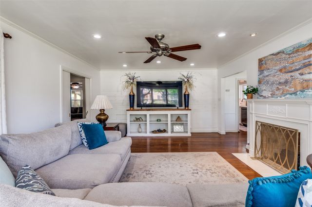 901 Bryson Street, Waxahachie, TX 75165