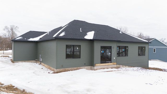 2855 Deer Path Court, Beloit, WI 53511