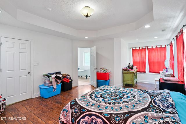 982 Jordan Rd, Washburn, TN 37888