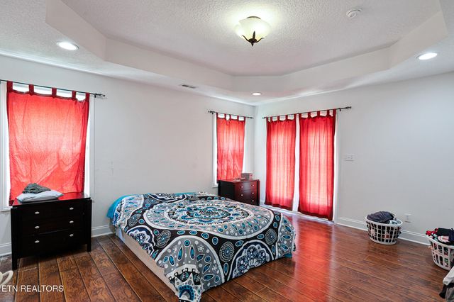 982 Jordan Rd, Washburn, TN 37888
