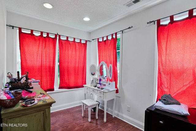 982 Jordan Rd, Washburn, TN 37888