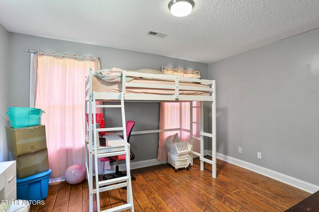 982 Jordan Rd, Washburn, TN 37888