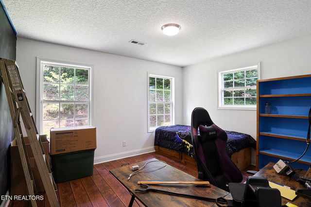 982 Jordan Rd, Washburn, TN 37888