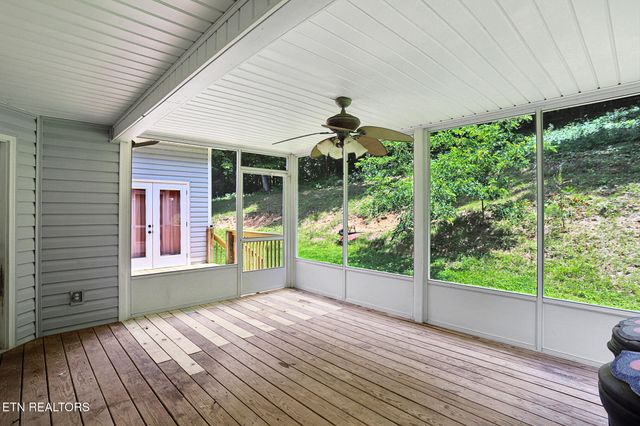982 Jordan Rd, Washburn, TN 37888
