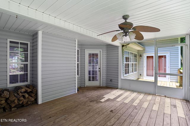 982 Jordan Rd, Washburn, TN 37888