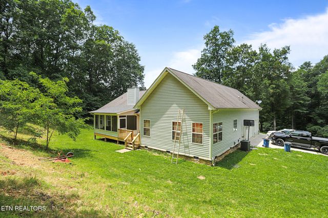 982 Jordan Rd, Washburn, TN 37888
