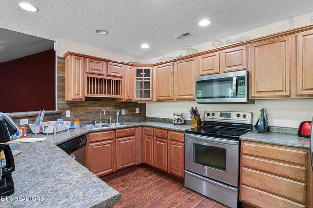 982 Jordan Rd, Washburn, TN 37888