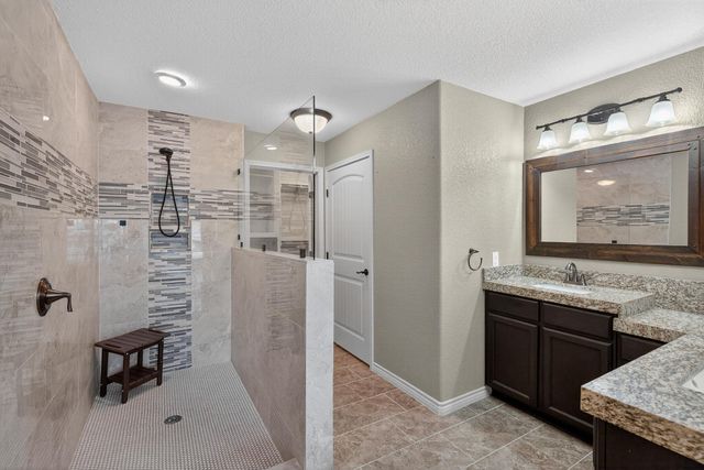 212 Knights Row ROW, Cottonwood Shores, TX 78657