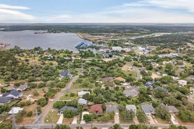212 Knights Row ROW, Cottonwood Shores, TX 78657