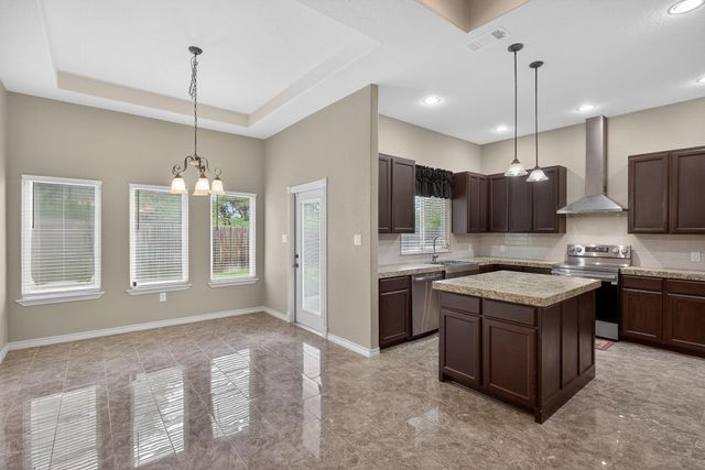212 Knights Row ROW, Cottonwood Shores, TX 78657
