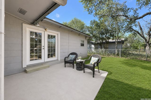 6243 FLINT ROCK DR, San Antonio, TX 78238