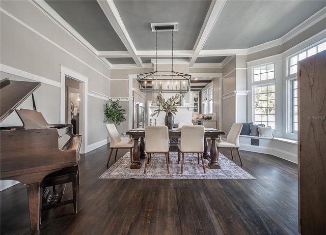 5608 N SEMINOLE AVENUE, Tampa, FL 33604