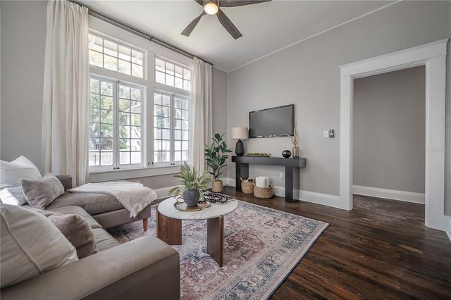 5608 N SEMINOLE AVENUE, Tampa, FL 33604