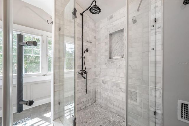 5608 N SEMINOLE AVENUE, Tampa, FL 33604