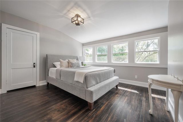 5608 N SEMINOLE AVENUE, Tampa, FL 33604