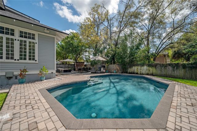 5608 N SEMINOLE AVENUE, Tampa, FL 33604