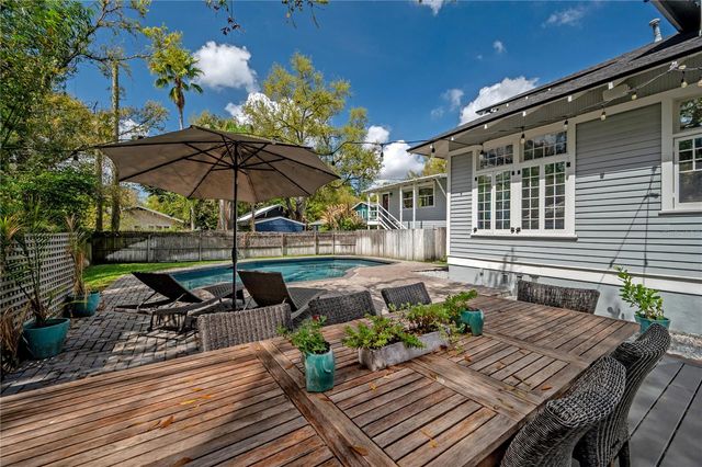 5608 N SEMINOLE AVENUE, Tampa, FL 33604