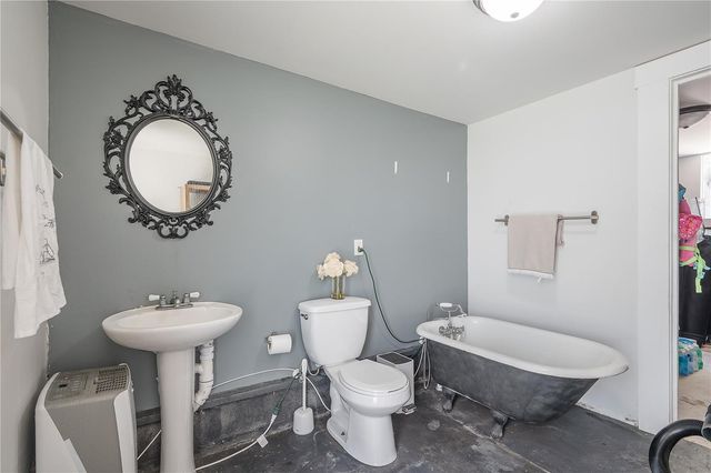 5608 N SEMINOLE AVENUE, Tampa, FL 33604