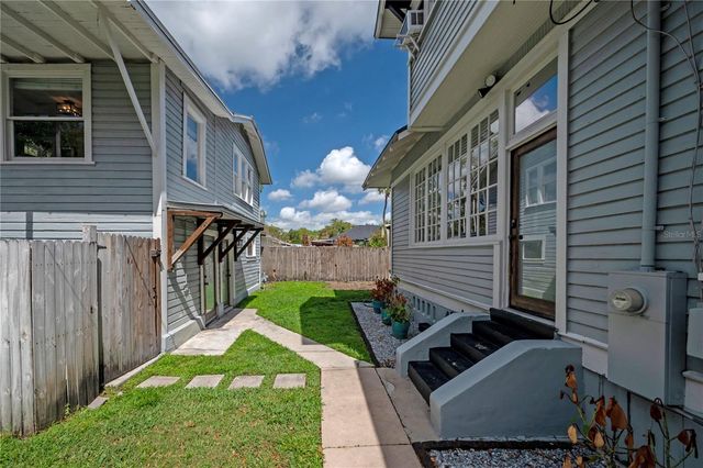 5608 N SEMINOLE AVENUE, Tampa, FL 33604