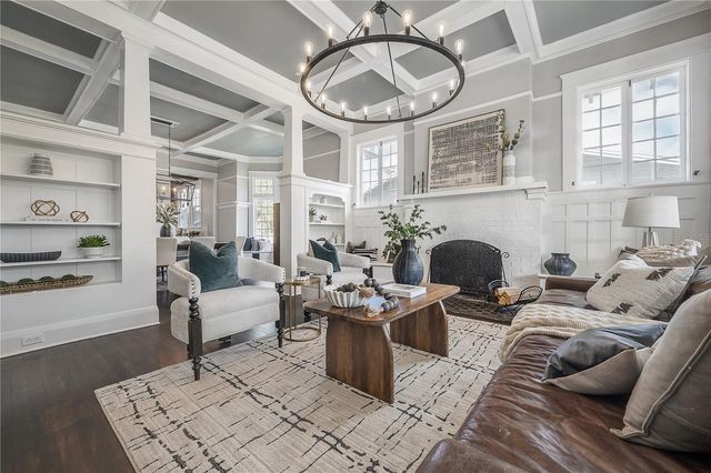 5608 N SEMINOLE AVENUE, Tampa, FL 33604