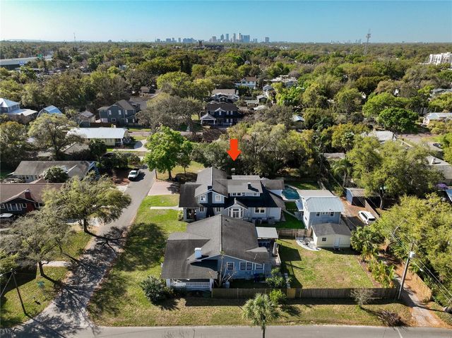 5608 N SEMINOLE AVENUE, Tampa, FL 33604