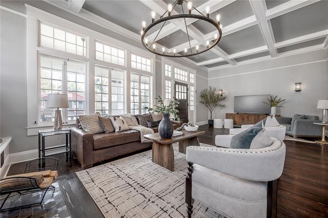 5608 N SEMINOLE AVENUE, Tampa, FL 33604