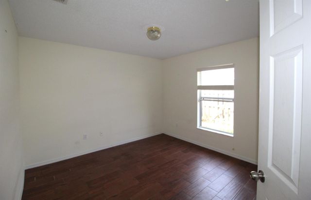 1037 SW Paar Drive, Port St Lucie, FL 34953