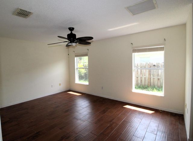 1037 SW Paar Drive, Port St Lucie, FL 34953