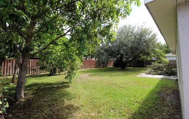 1037 SW Paar Drive, Port St Lucie, FL 34953