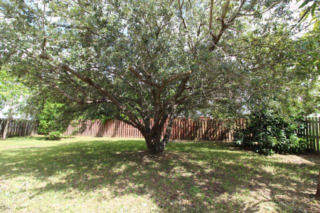 1037 SW Paar Drive, Port St Lucie, FL 34953