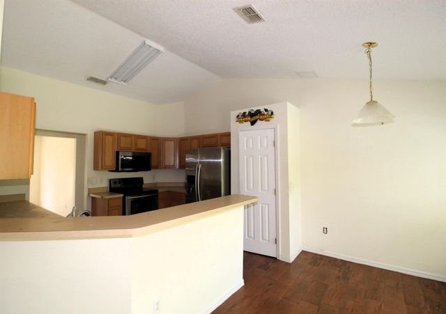 1037 SW Paar Drive, Port St Lucie, FL 34953